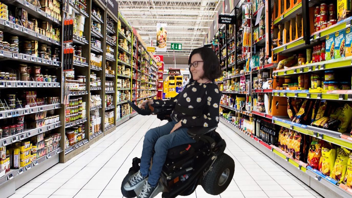 Foto di Chiara photoshoppata su una foto di un supermercato